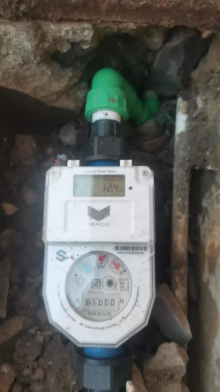Meter air cerdas STS R160 langsung dari pabrik CIU remote control terintegrasi cangkang kuningan perlindungan IP68 meter air prabayar