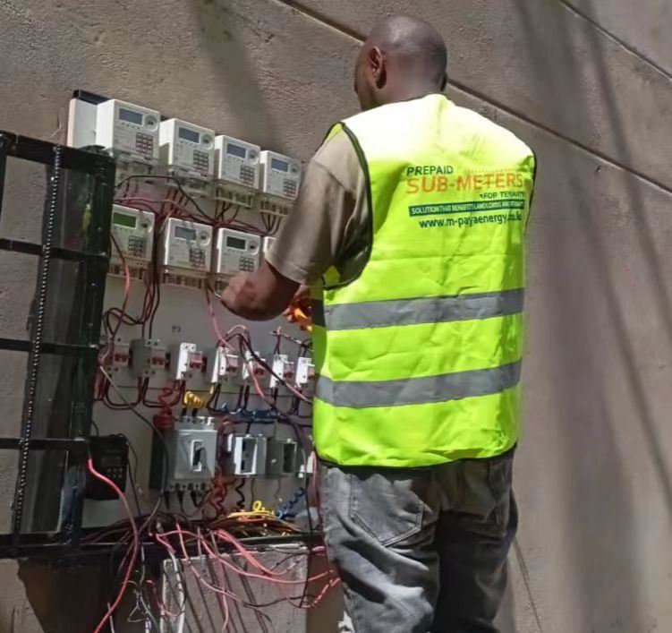 Peralatan uji meter listrik frekuensi 50Hz dengan protokol standar STS untuk pengujian tahan lama dan tahan lama