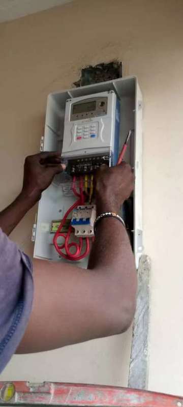 Peralatan uji meter listrik frekuensi 50Hz dengan protokol standar STS untuk pengujian tahan lama dan tahan lama