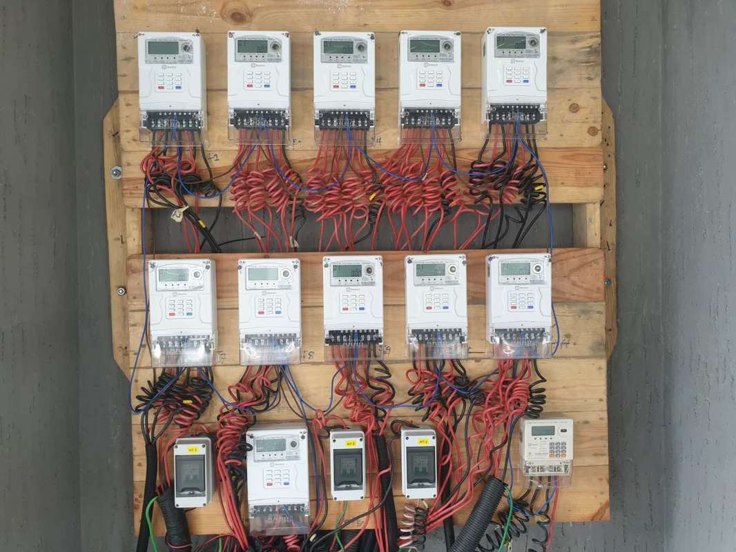 STS Token meter listrik prabayar tipe keyboard tiga fase dengan remote control dan pengisian ulang